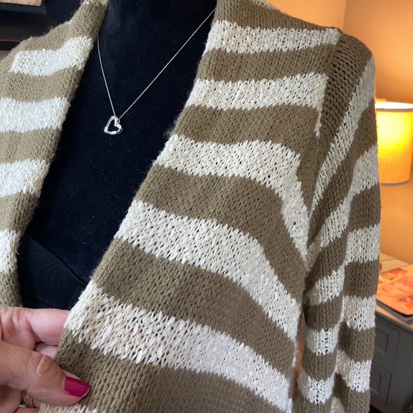 Cute, Knit Cardigan type Sweater, sz Lg - Picture 2 of 8